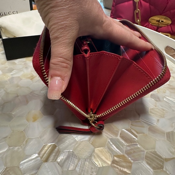 AUTHENTIC Gucci Apollo Embossed GG calfskin leather wallet! - Picture 9 of 10